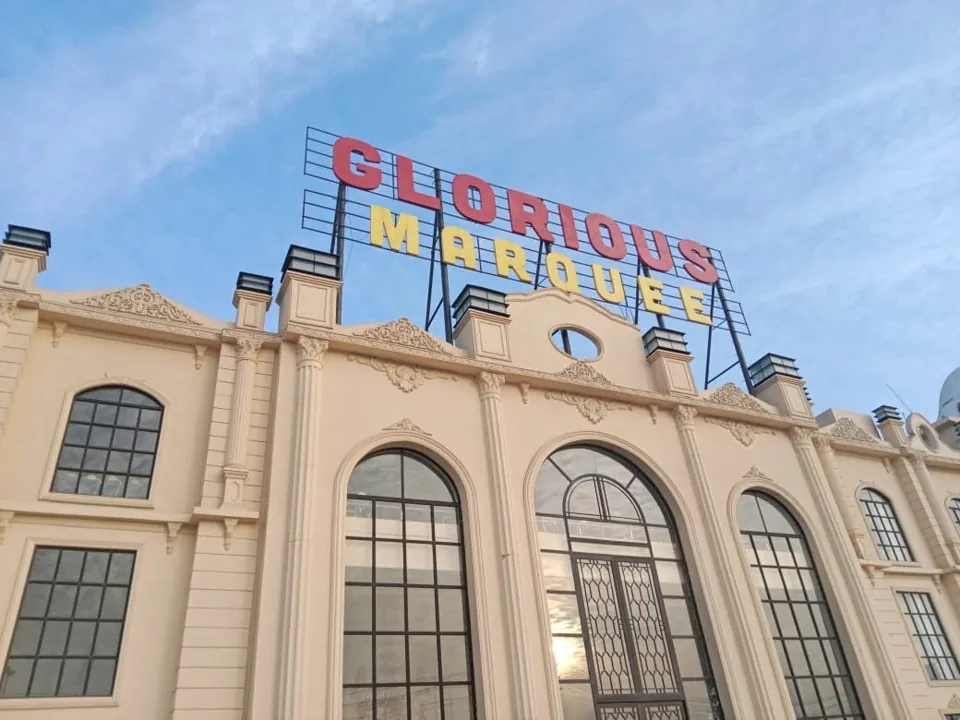 Glorious · The marquee