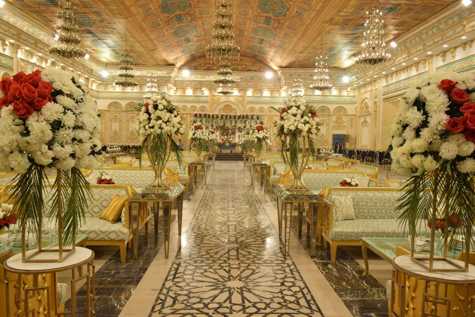 Grand Empire · The grand aisle